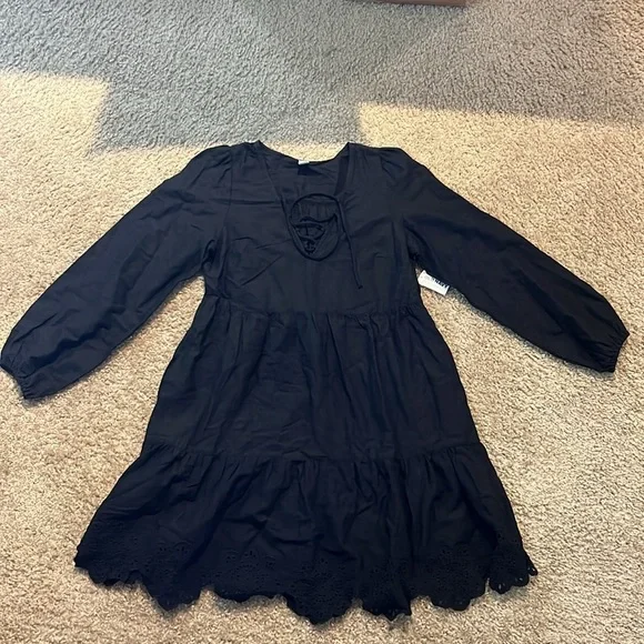 Old Navy Tiered Lace-Up Mini Swing Dress - Picture 4 of 9